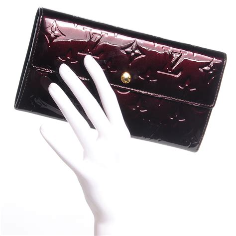 louis vuitton vernis sarah wallet.